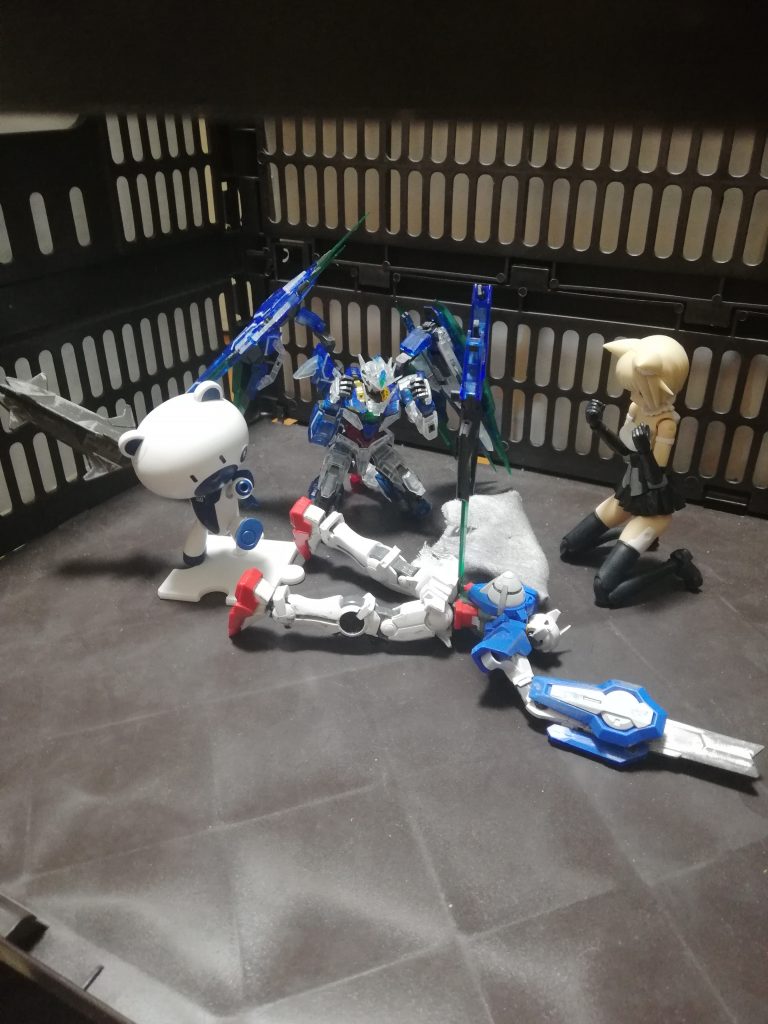 「キボウノハナ〜ツナイダキズナガァ〜」
フリージアで思い出したんですがそろそろ鉄血コンが開催されるらしいですね。自分も参加しようとちまちま作り始めました。初めてのコンテストなので少しばかり緊張?しますw
楽しみに待っていただけると自分は幸いです。
次回のオルタネイタはもうちょいです!宿題があと少しなのでササッと終わらせます!
それでは体調にお気をつけくださいね。自分の県もついに来た………………………