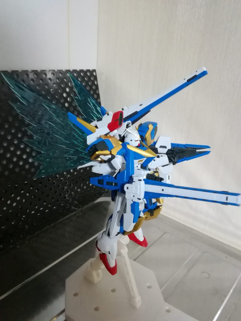 V2ガンダムアサルトバスター–3枚目/制作者：アッキー