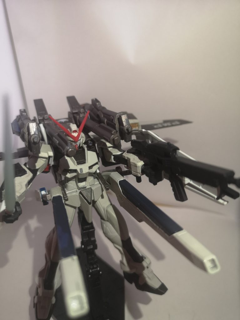 SEED系機体お決まりのフルバースト。