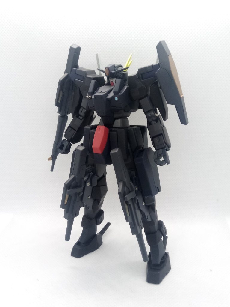 わかりづらいですが、肩、四肢とスカートに迷彩を施しています。
しかし、つや消しのクリアで分かりづらくなってしましました。