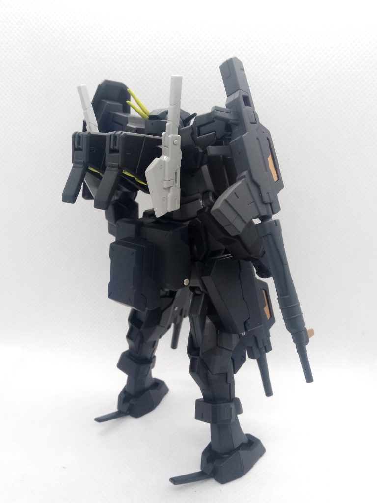 各所にメタルパーツを使ってみました。