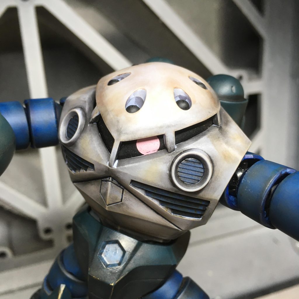 頭部
ガンダムマーカーふでペンブラック
リアルタッチグレー３、ブラウン１
タミヤウェザリングマスターAサンド