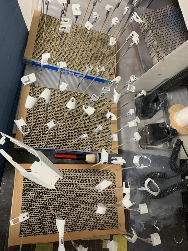 ガンダムはいつもホワイトをたくさん使用します。