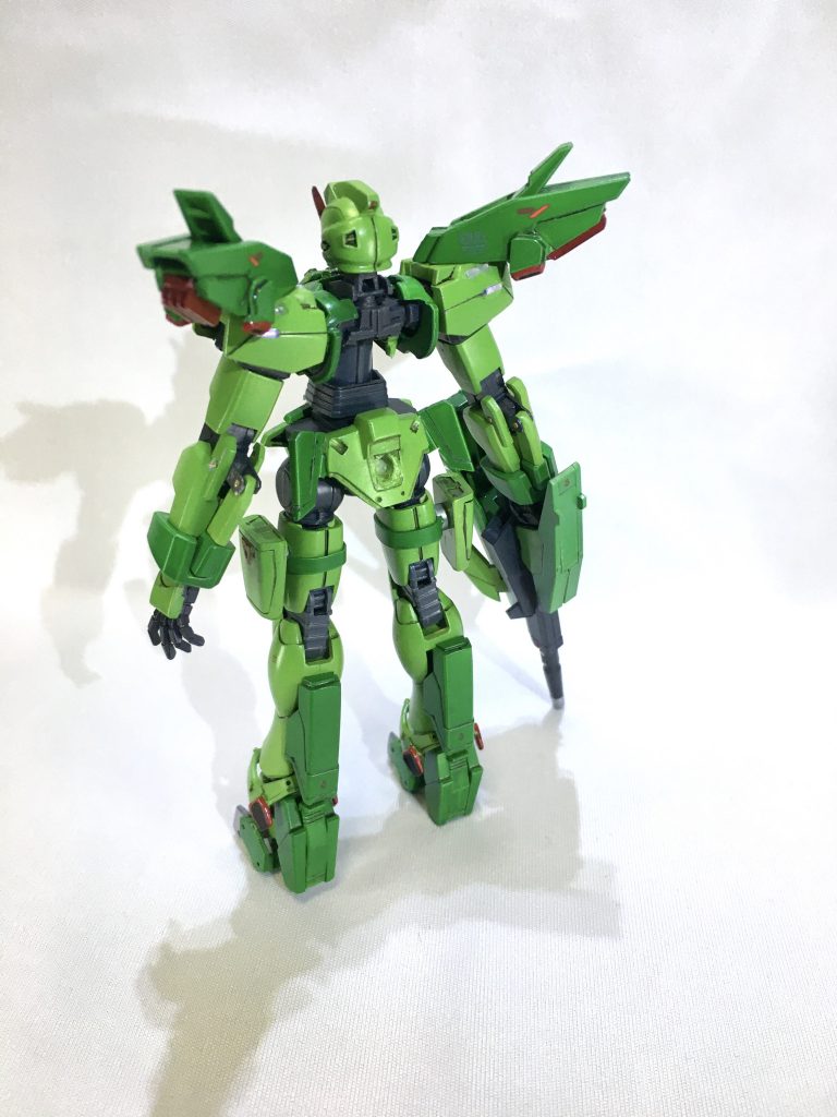 [バックショット]
素早さと可変機として機構を無理やり詰め込んだため真後ろが、がら空きとなってしまったがそれを補うために支援機との運用が考えられた