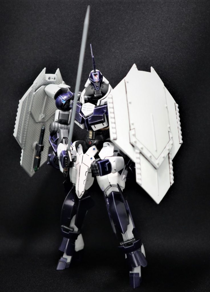 騎士剣｢ムリネッロ｣を構えて