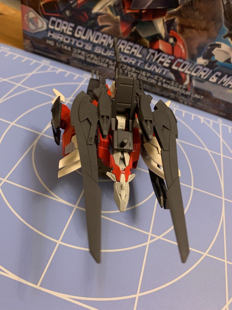 こう見たら長さが半端ないですね。
ちなみにサポートユニットの方は白サフで塗装してます。
偶にイメチェンしてもいいかと。