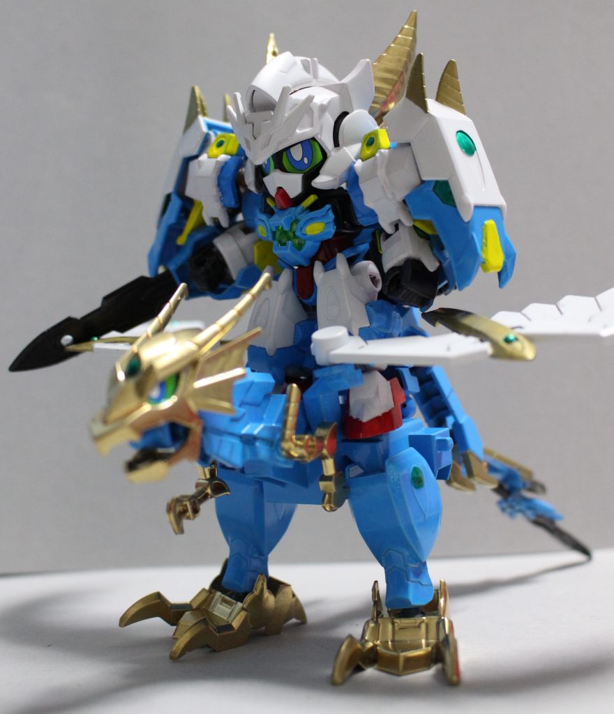 ガンドラゴン用の背中が大きいので乗せやすいですね。