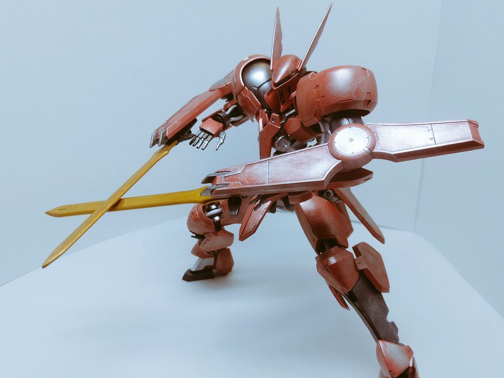塗装にはガイアカラーを使いました。また、エアブラシでの塗装なので筆と比べて限りなくムラが減らせたと思います。