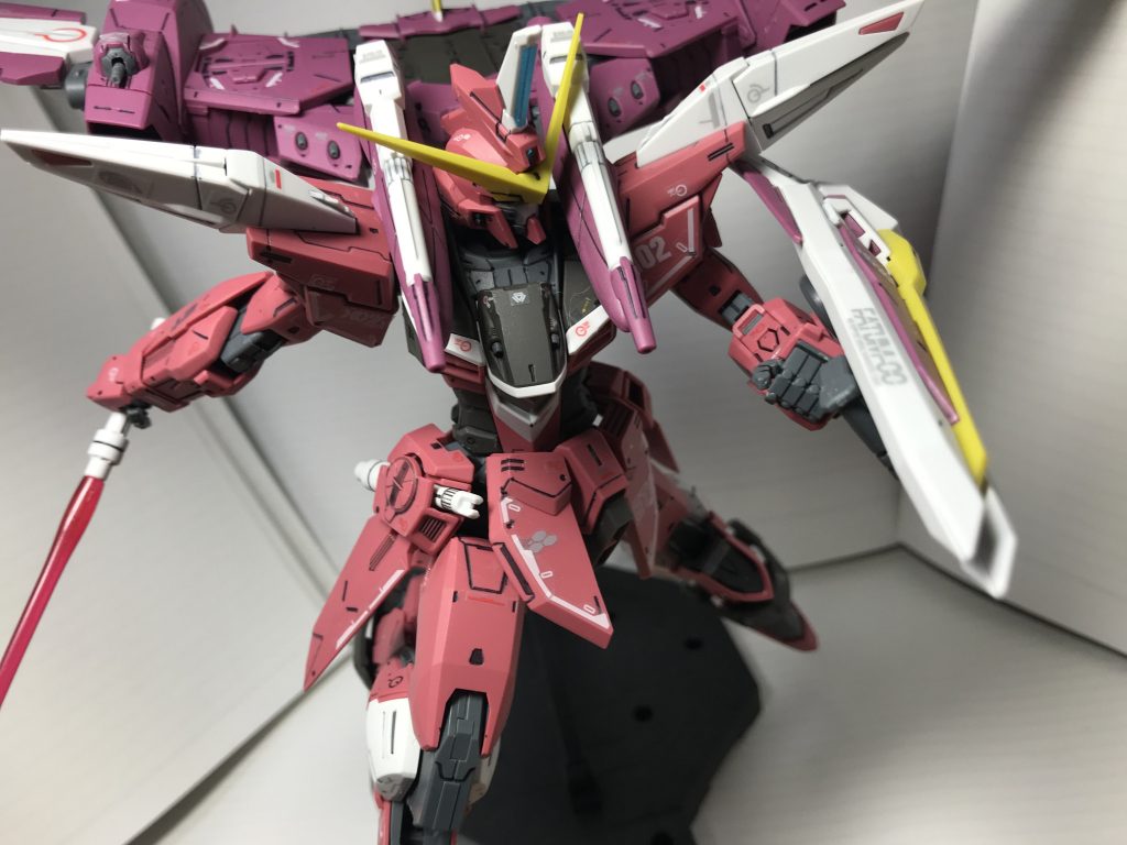 ショーケースで飾っているポーズで〆させてもらいます。