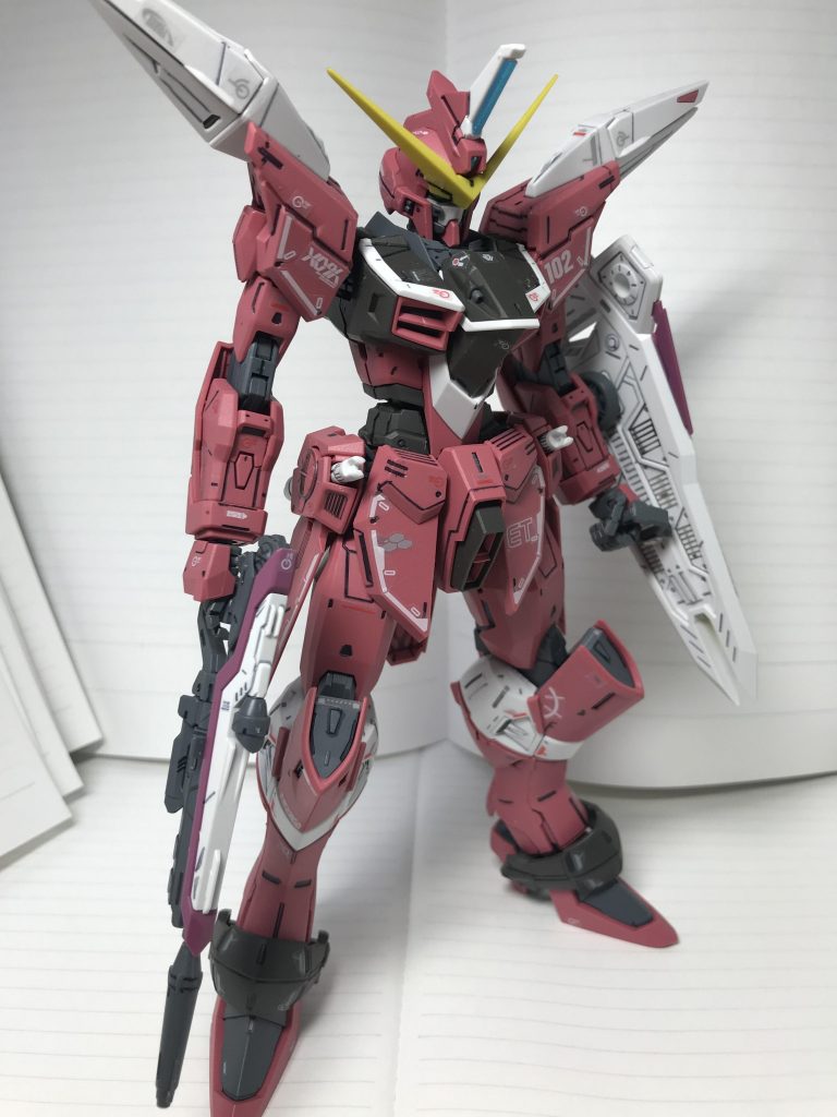 素のジャスティスです。Ver.2というのもありかなり自分好みのプロポーションになってます。
個人的にはライフルの持ち手とどうにかしてほしい、、、、
持ち手のスクラッチ技術がもっとあれば…！！