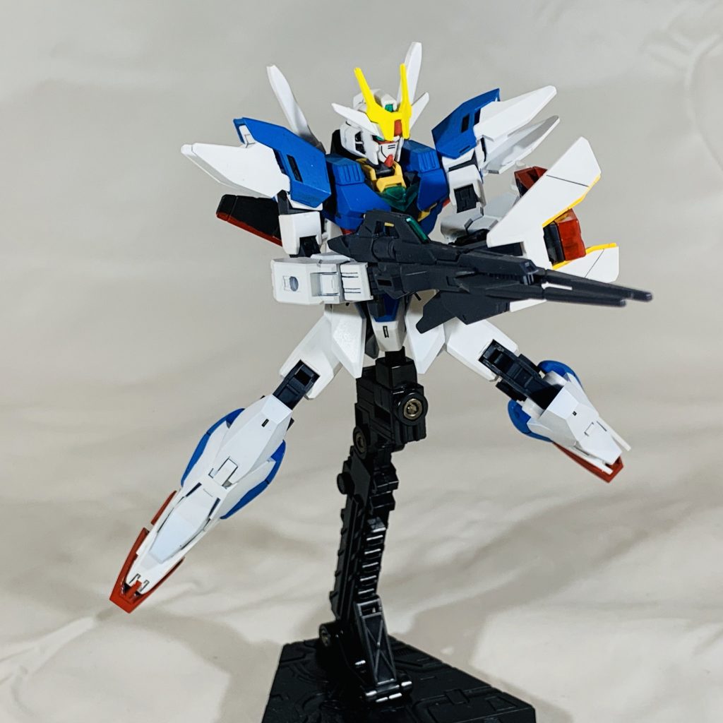 ビームライフルポーズ本体は無改造で塗装と墨入れ、トップコートで仕上げた感じです。