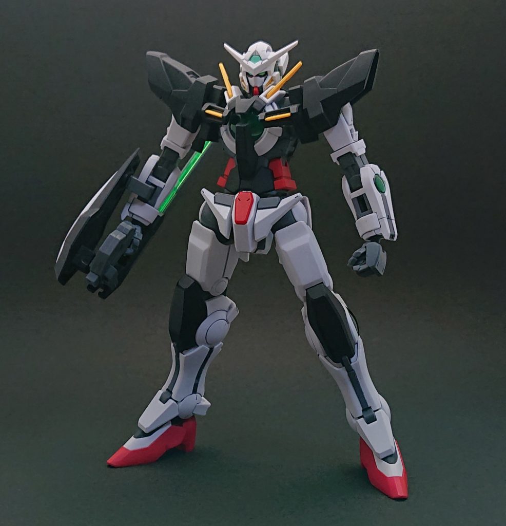 黒い部分はガンダムマーカーエアブラシシステムを使って塗装しました。またクリアパーツもエアブラシシステムとマッキーを使用しました。(後述)