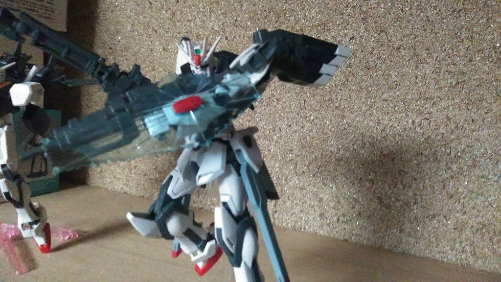 ストフリみたく武器を持った状態でもビームシールドが使える