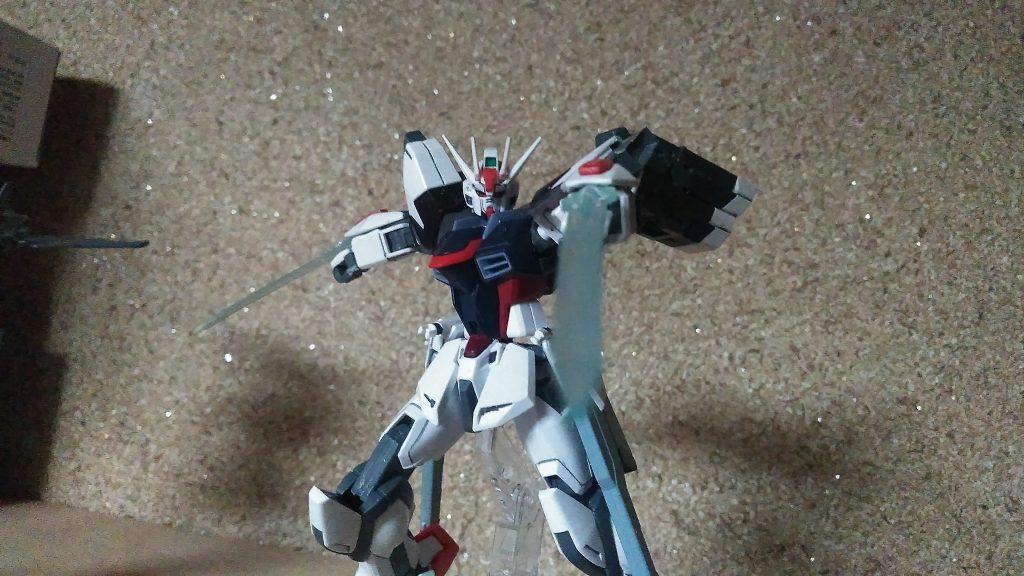 フリージアの隠し武器。腕からビームソード、ロマンで作りましたw