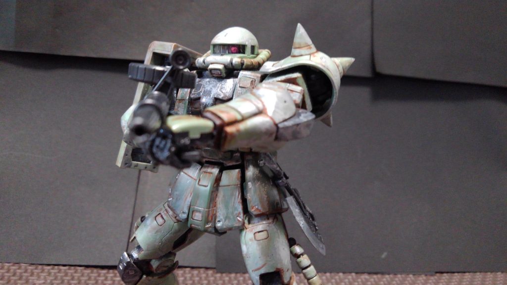 120mmザクマシンガンとヒートホークは塗装してません(今更塗装すればよかったと後悔してます)