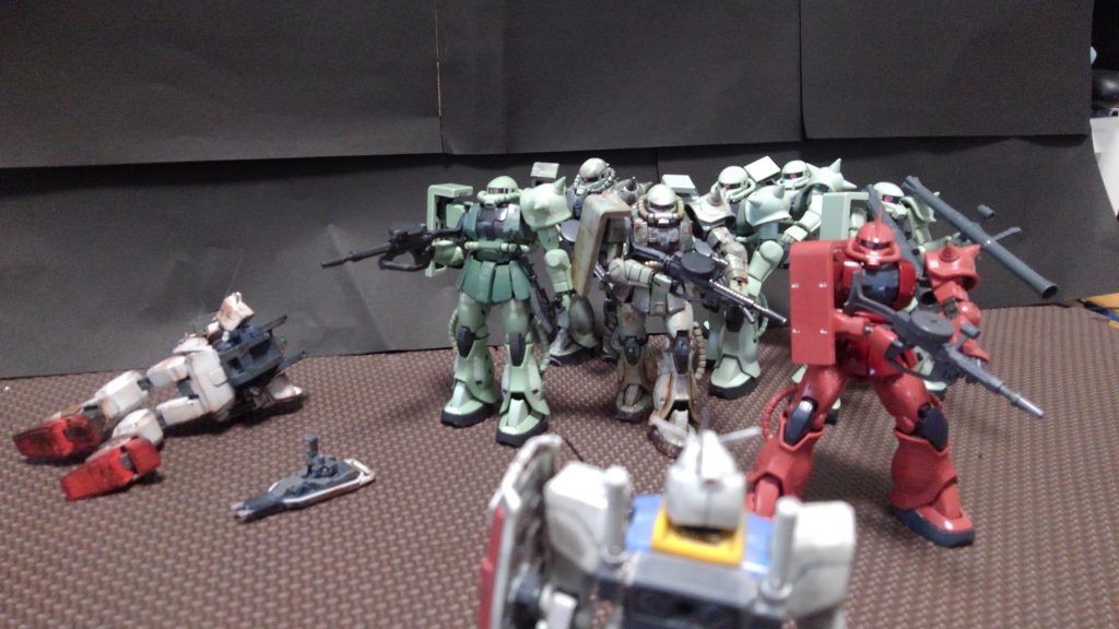 戦いは数だよ兄貴!!
(ヤムチャしてるのは陸ガンです)