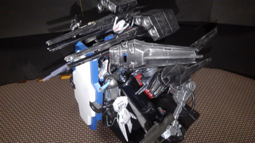 最後にこの機体は戦艦を5隻沈めたにも関わらず記録にすら残る事すら出来ないままギャラルホルンのMS部隊の猛攻により轟沈し忘れ去られてしまった…
という設定です!