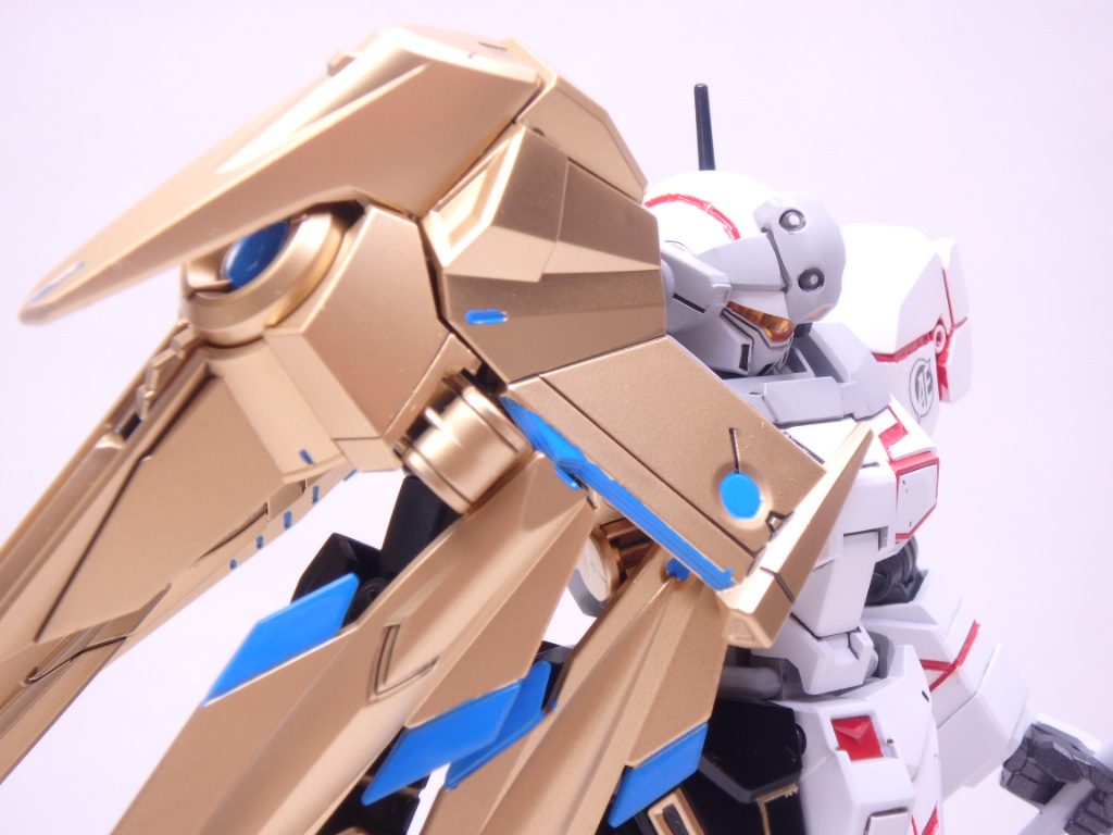 ちなみに、ネーミングはOOは関係ありません。三色のジェスタなのでトリニティとつけました。