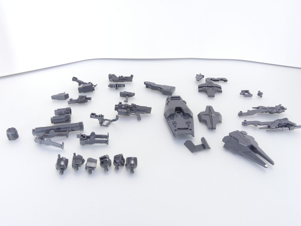 セット内容。・ジャイアント・ガトリングガン(一式)・ロングシールド(一式)・銃持ち右手首(ジオンのみ内側角度付き)(連邦・ジオン各×1)・武器持ち手首(連邦・ジオン左右各×1)・手首用甲パーツ(連邦・ジオン左右一式×1)