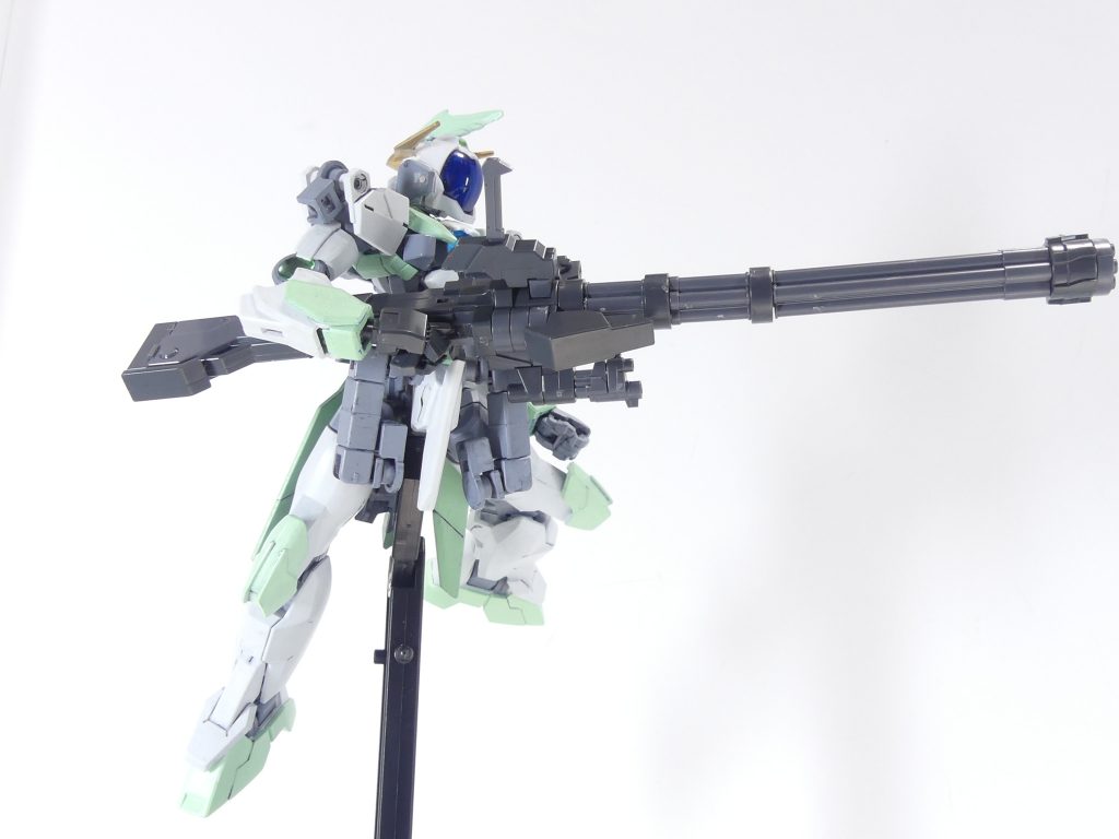 バレルはショートバレル用の物を追加することでさらに伸ばせたりします。