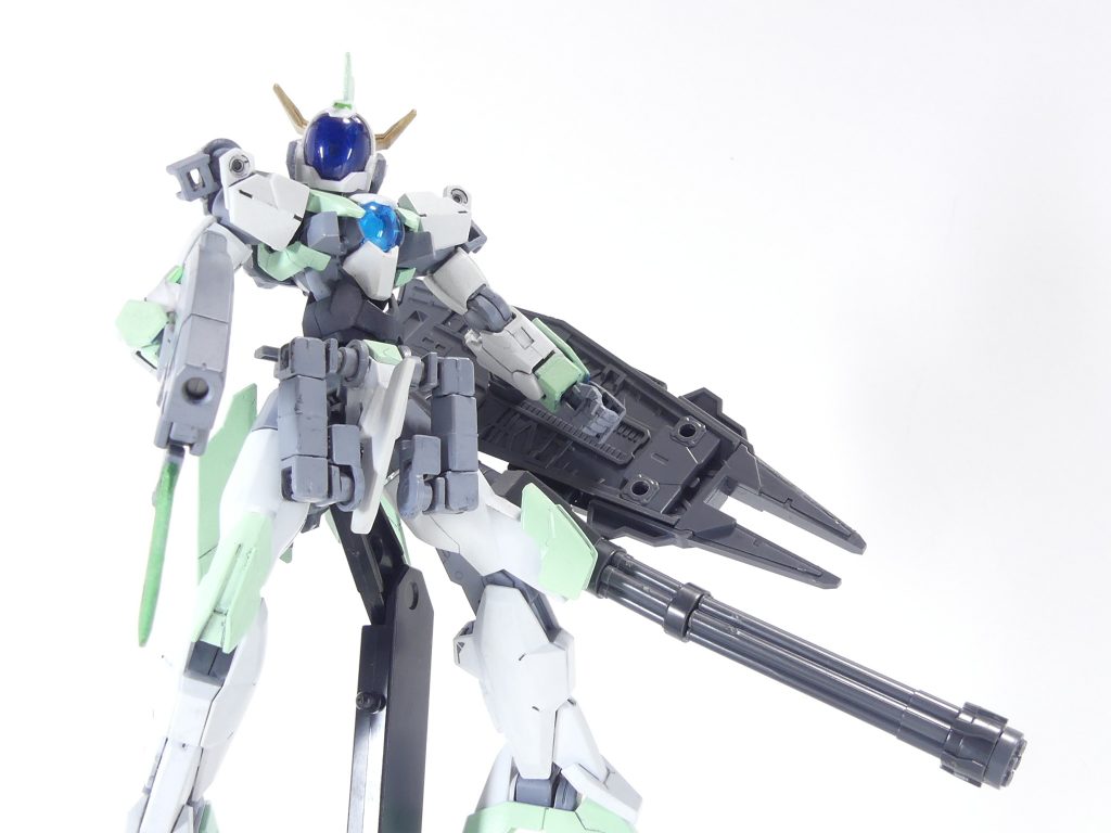 ガトリングガン懸架タイプ。中間パーツを専用のものに切り替えて。左右どちら側にも取り付け可能。写真のようにクローとも併用可能。