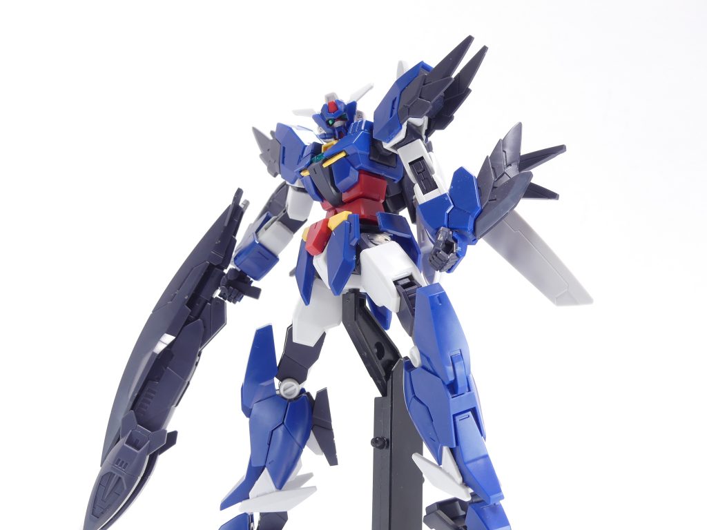 メルクワンガンダム:プラネッツシステムによるコアガンダムの水中戦用バリエーション。水中用ソナーを標準装備。ようやく完全な姿になったメルクワンガンダム。一部パーツは今後登場のCDC対応ガンプラにも装備可能。