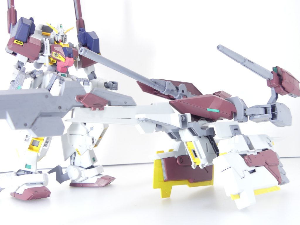 マテウス：ポルトガル産の微発泡ロゼワイン。特徴的なフラスコ状の瓶を持ち、世界的なロゼブームの火付け役になったと言われる。元ネタはこちら（２０歳以上のみ閲覧可）。ここまででも大ボリュームですが･･･まだ、終わらない･･･！【次回予告】後編はアドバンスド装備。みんなの「思い」を背負って･･･