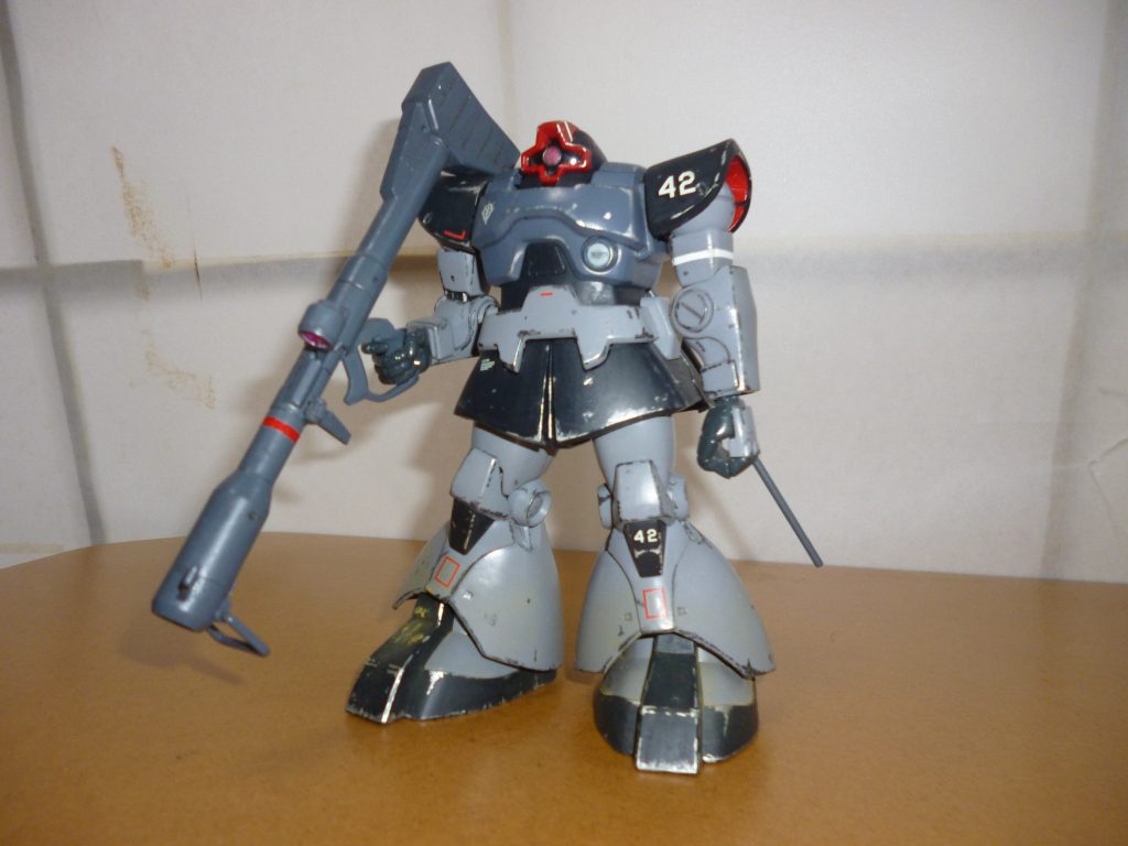 ジャイアント・バズ装備です。
サイドアーマーもノーマルなモノに差し替えました。
やはりこちらもカッコいいですね。