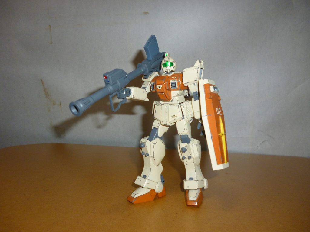 ロケットランチャー装備です。グリップ可動こそありませんが、HGUCのEz-8に普通に持たせられました(おそらく、他の連邦系のHGUCキットでも問題ないかと)。なにより、造形が素晴らしいです!