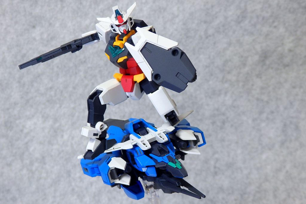 第一話冒頭のアカツキ? にむかっていくコアガンダムとアースアーマーの再現風ディスプレイです。