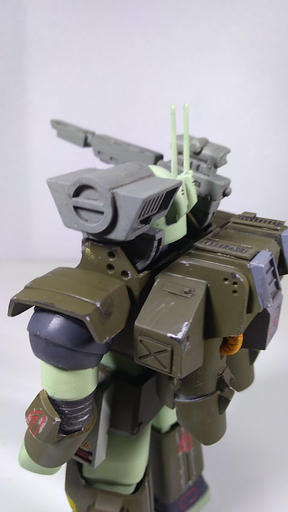 ブチ穴を空けてみましたがあんまり見えませんね