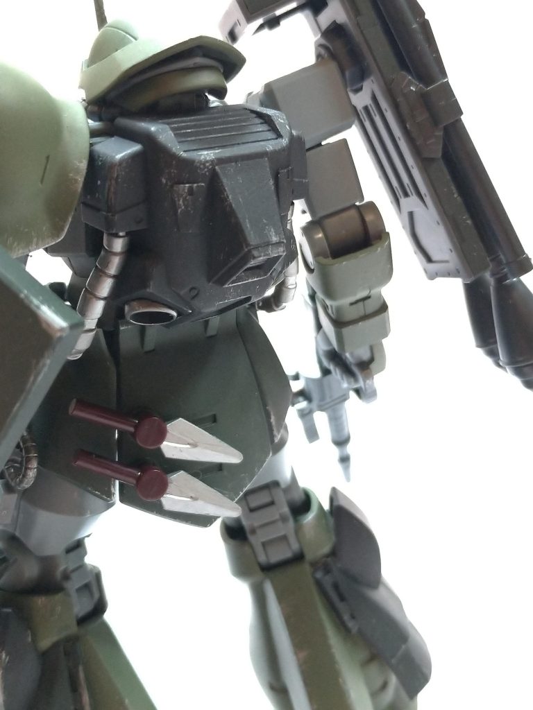 武装
もともとはHGUCのイフリート・シュナイドなのでちゃっかりヒート・ダートを装備しています。