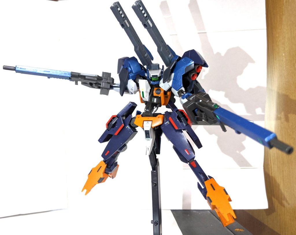 以上、白靈でした
ユーゴー自体が元々の造形がカッコよく、それでいて特徴的なパーツ構成だったので正直それほど大した改造はしません（できません）でしたが、個人的には満足できる作品に仕上がったとは思います。
特にヘキサフレームという他の機体にはない特性を持つ機体ですのでそういった点でも珍しく、なかなか面白いキットとなってますので興味がある方は一度手に取ってみることをオススメします。