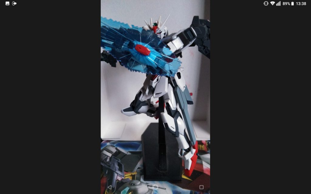 前の腕は羽との接触しやすかったので肩を出来るだけ小さくしてみました