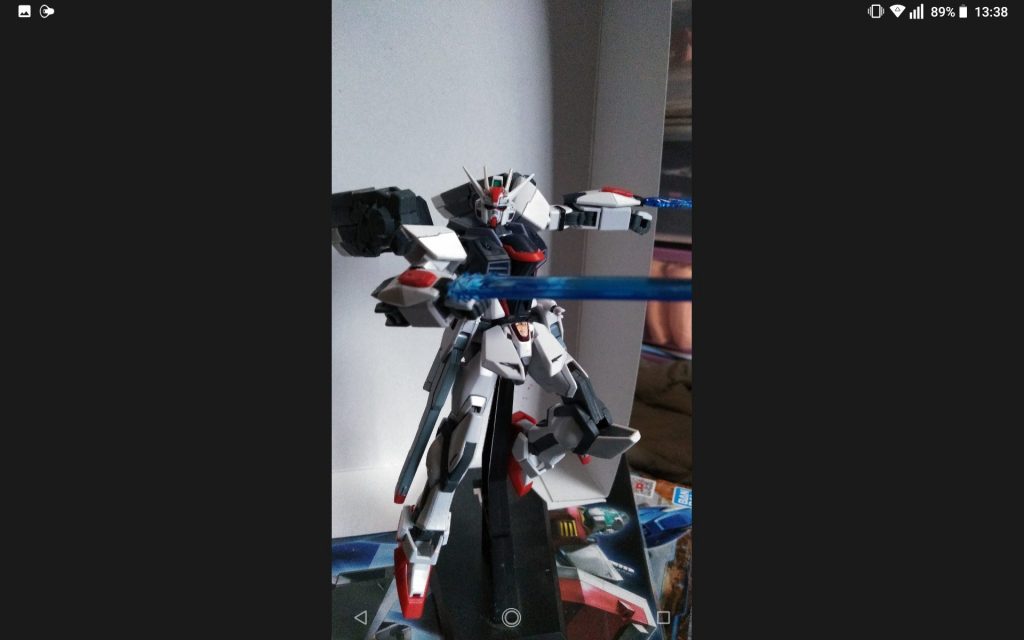 ビームシールド発生部分からサーベルが出るところを作り変えました！