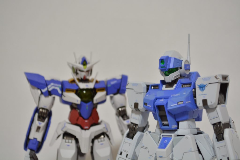 メタルビルドのダブルオークアンタと2ショット。メタリック感はもっと高める必要がありそうです。