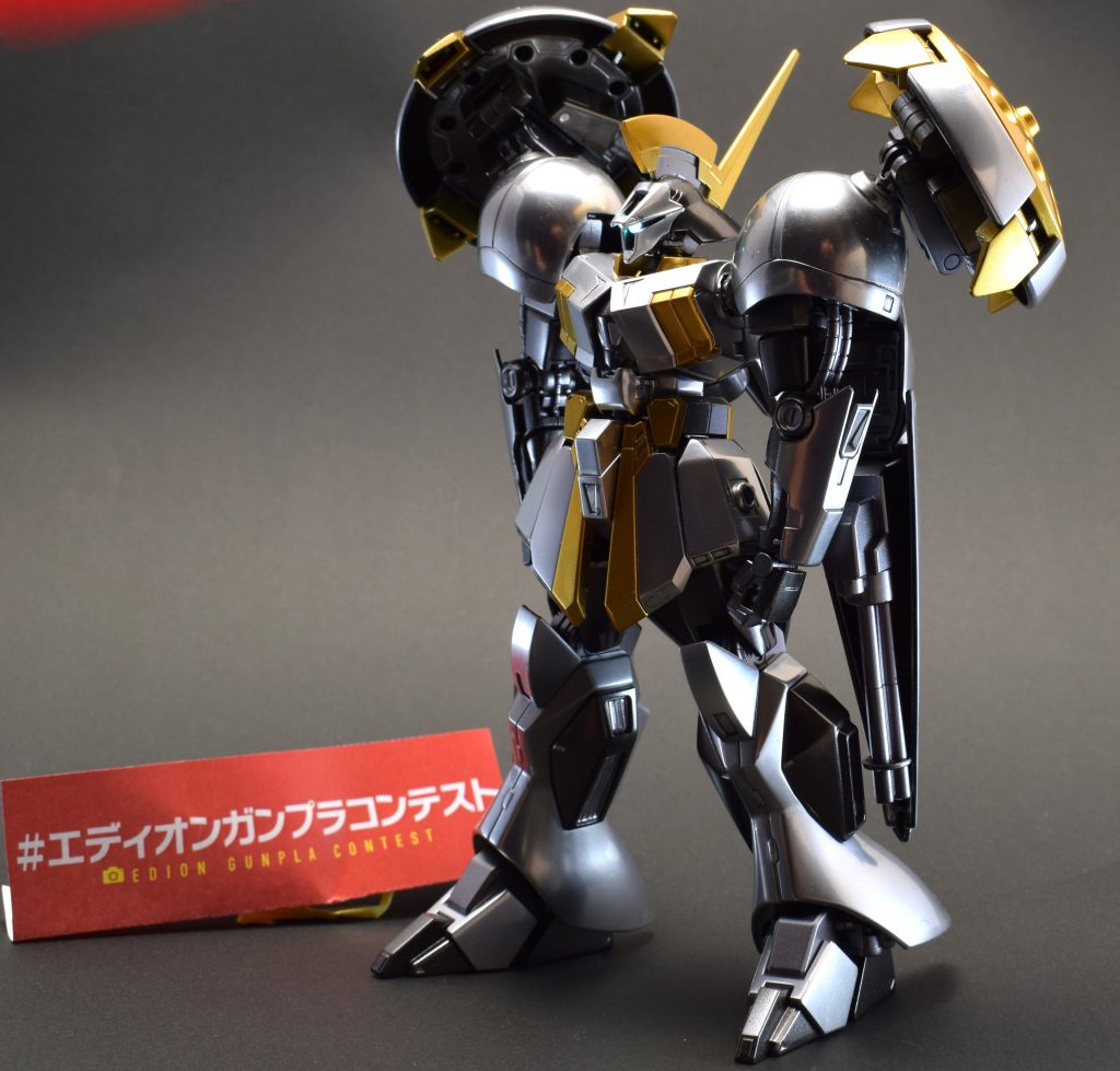 カラーはメインにミラークローム。後はガンメタル、スタブラアイアン、スタブラゴールド。トップコートに瓶のプレミアムコート使いクロームが曇るようにして金属っぽくならないかなぁ、と実験しながら塗りました。