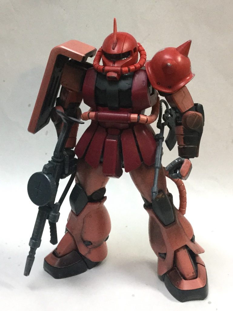 組み立て完了 
頭部と肩アーマーは旧MGから移植