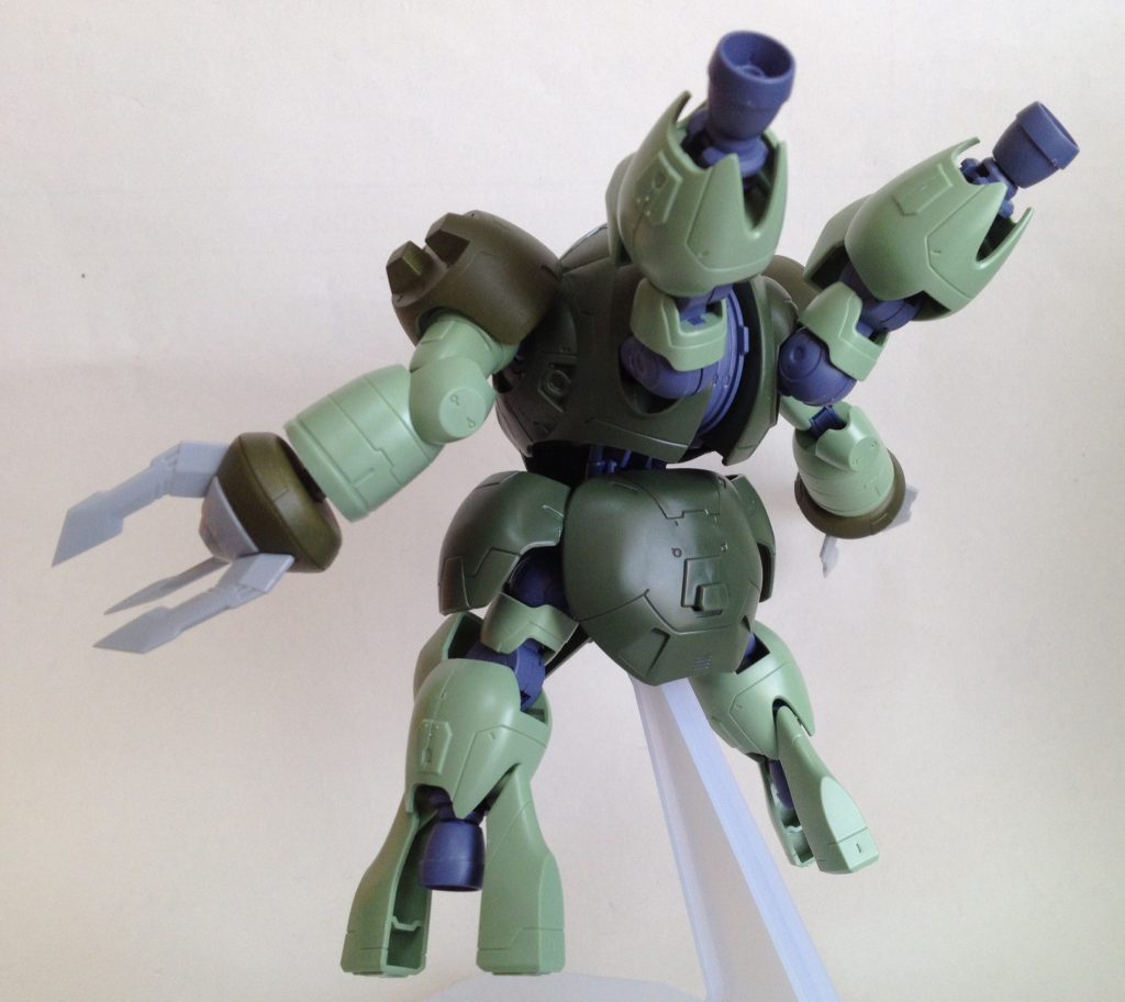 うしろ

スラスターに着陸脚という、無重力下専用の脚がカッコいい！
というところからおもいつきました。