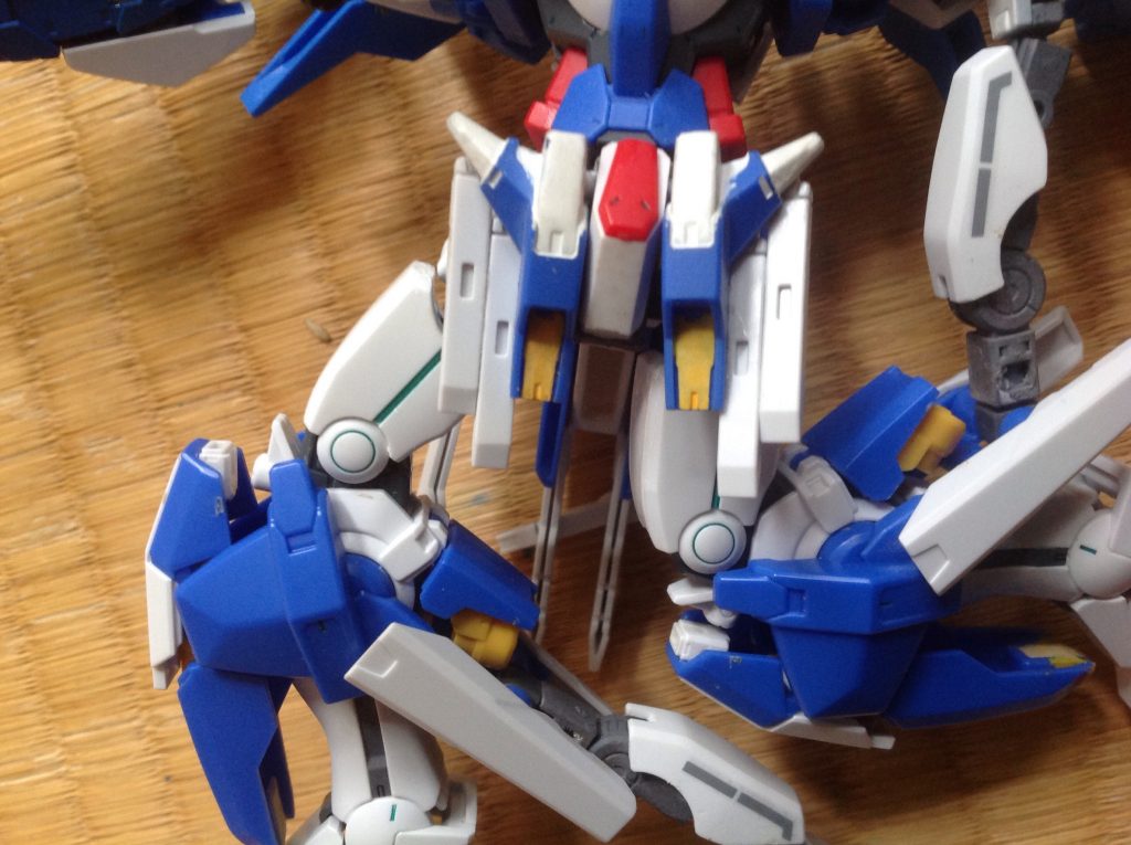 脚の付け根にガンダムフレームを移植