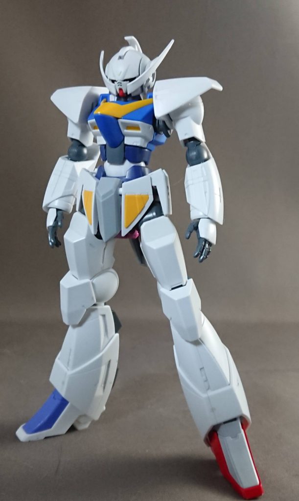 Vってつまりターンエーじゃね？という安易な発想で胸をV2へ。お腹の長さが足りなかったのでビルドバーニングのお腹を逆さまにして使用。さらに腕をターンエーに戻しました。ただ胸のボリューム不足にモヤモヤ。