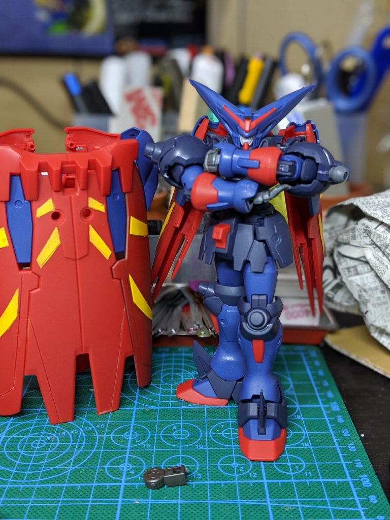 部分塗装&つや消し後。ノーマルモード用マントの一部のみテストのためウォッシングしてあります。