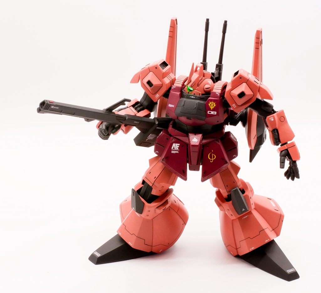 リックディアスはアクシズの技術をシャアがアナハイムに持ち込んで作られたMSだと思うので
シャアがエゥーゴに加入せずアクシズに帰還したら…というif設定を念頭にネオジオンエンブレムをつけました

それでなくともシュツルムディアスはアクシズで運用されてましたしね
何機かはアクシズに流れたのではないかと