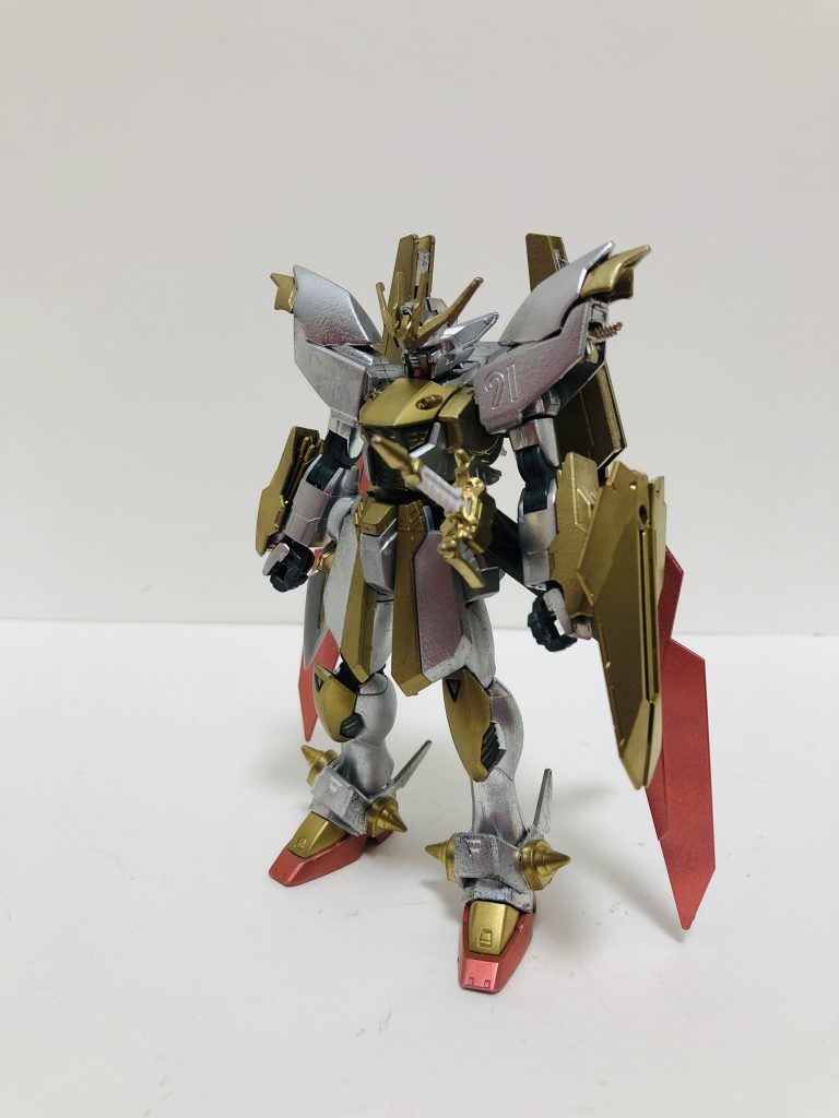 神聖騎士ガンダムN91
あくまで素体は変えず
パワーアップ感が出せたと思ってます
