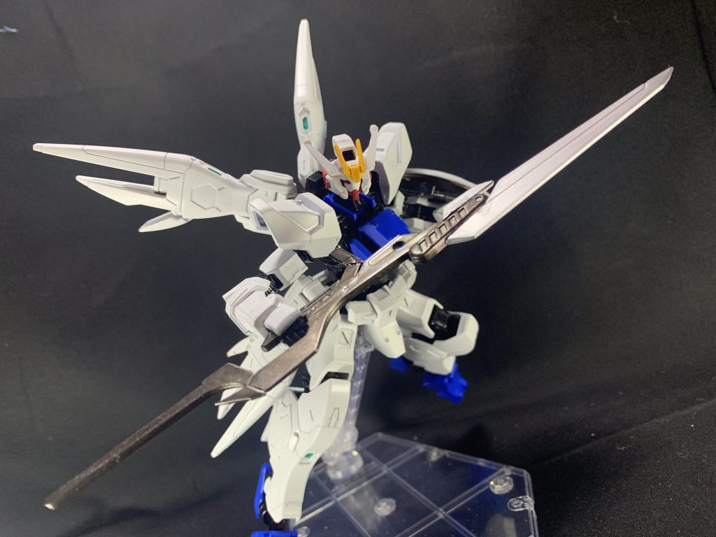 　武装はアスタロト同様にシンプルで、基本兵装は右手の槍と左手の盾、そして盾に取り付けられたグレネードランチャーの三つです。
　右手の槍は、ナデシコのエステバリスの武装を拝借したのを改造して作りました。