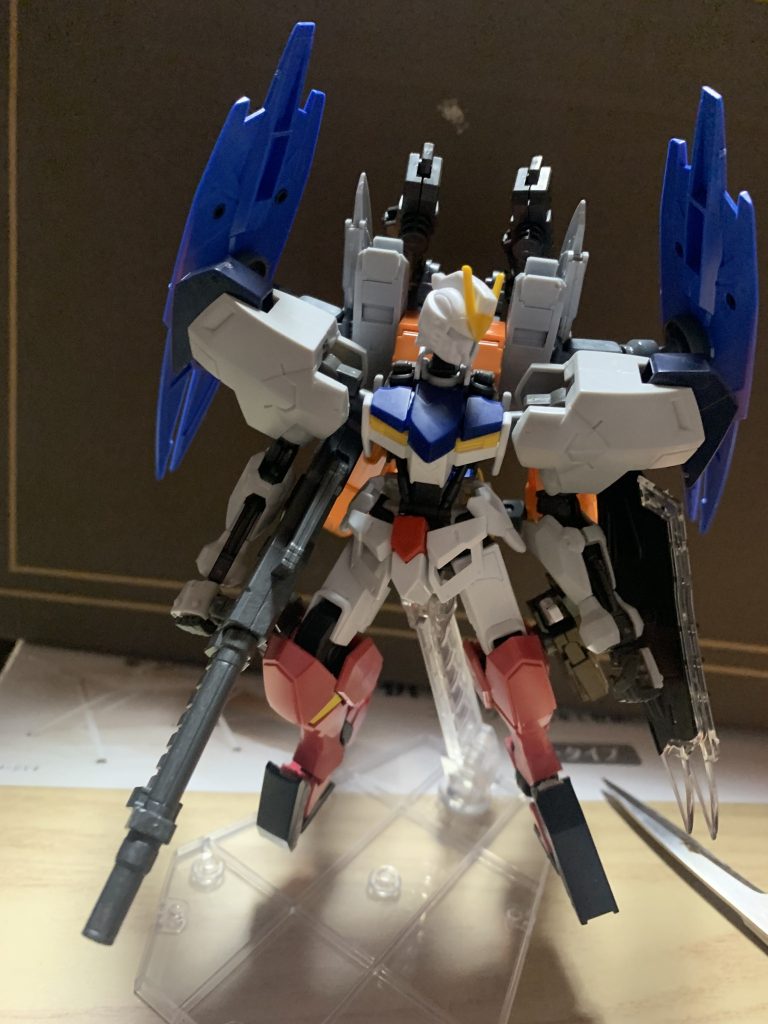 　完成時とは少し違いますが塗装前はこんな感じです。

　この時はまだサテライトキャノンが付いてなく、製作途中で1/144ダブルXが安く手に入ったため追加されました。
　あとはつま先もいろいろいじっているうちにフラウロスのつま先が壊れてしまったため、アスタロトのものに変更しました。