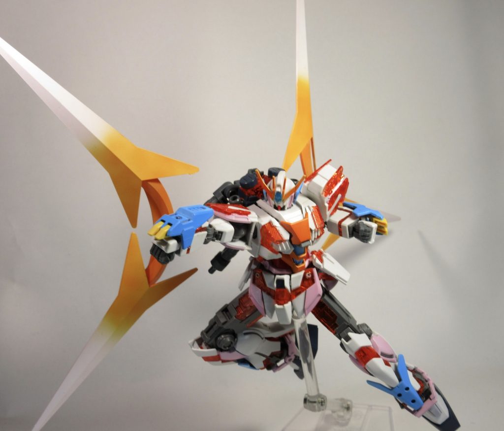 この状態では主に徒手空拳での戦闘がメインとなる。
このバトルスタイルには謎の女性ファイター173が関わってるとか、居ないとか
必殺技として莫大な粒子を纏ったパンチ
ブライテストナックルや、強力な回し蹴りのブライテストストライク、ラ○ダーキックのように敵を射抜くブライテストスマッシュがある