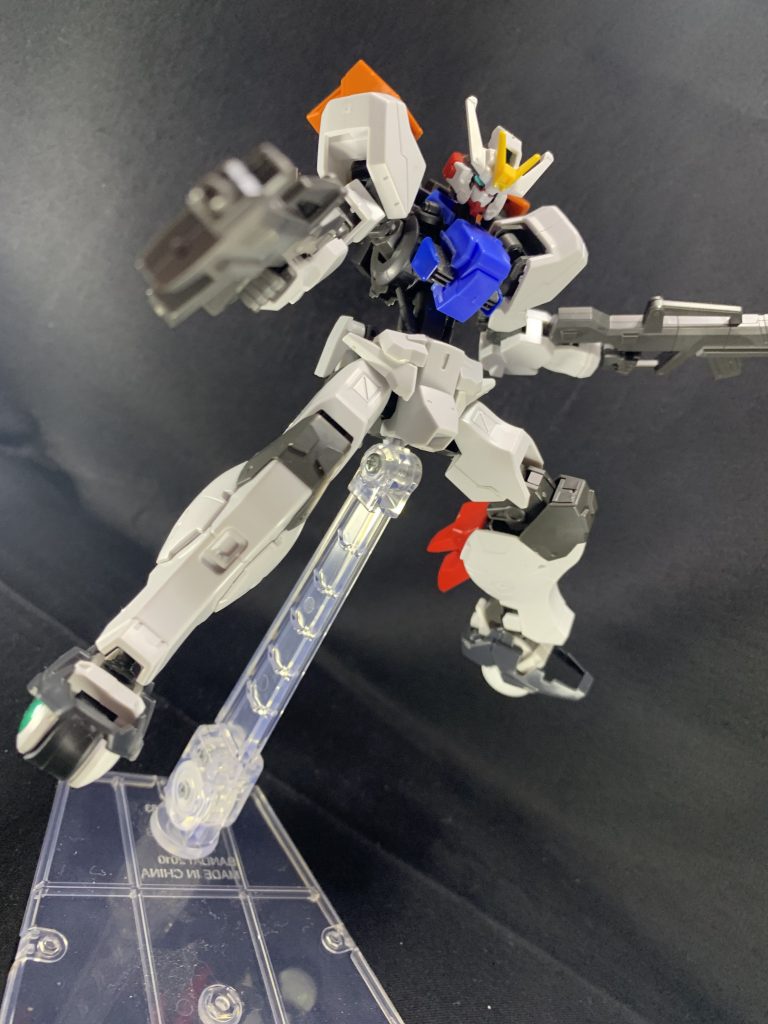 なるべくシンプルな機体にしたかったので、武装も特殊なものは持たずにシンプルにしました。
専用ライフル2丁