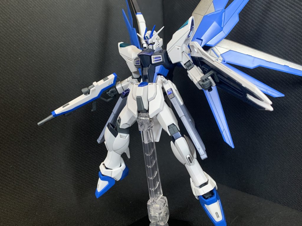 舞い降りる剣的な。