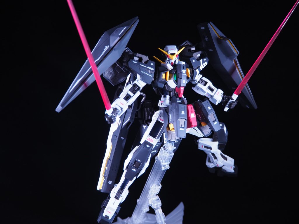 デュナメスリペア1のGNスナイパーライフルの様に、GNバズーカを臀部スラスターの横にマウントできる様にしました。